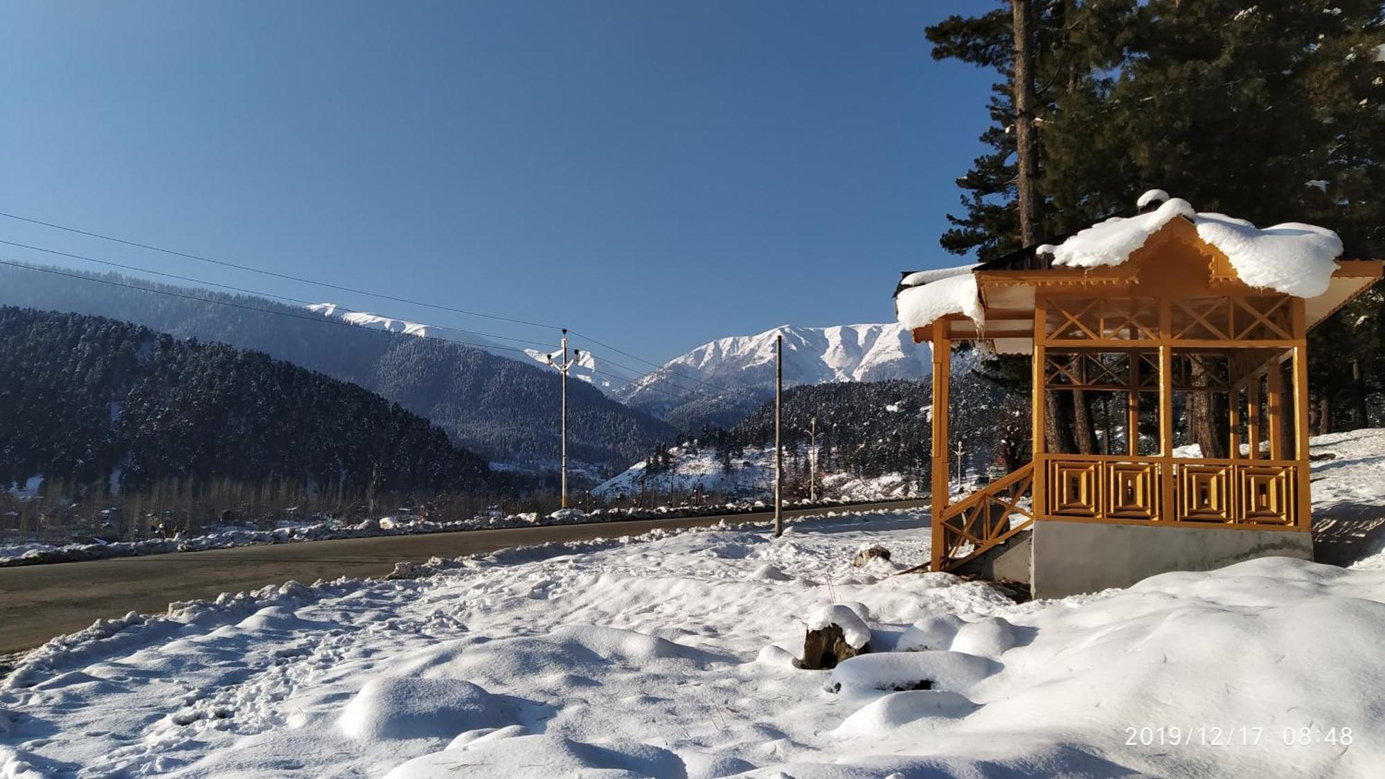 Everest Guest House Гульмарг Екстер'єр фото